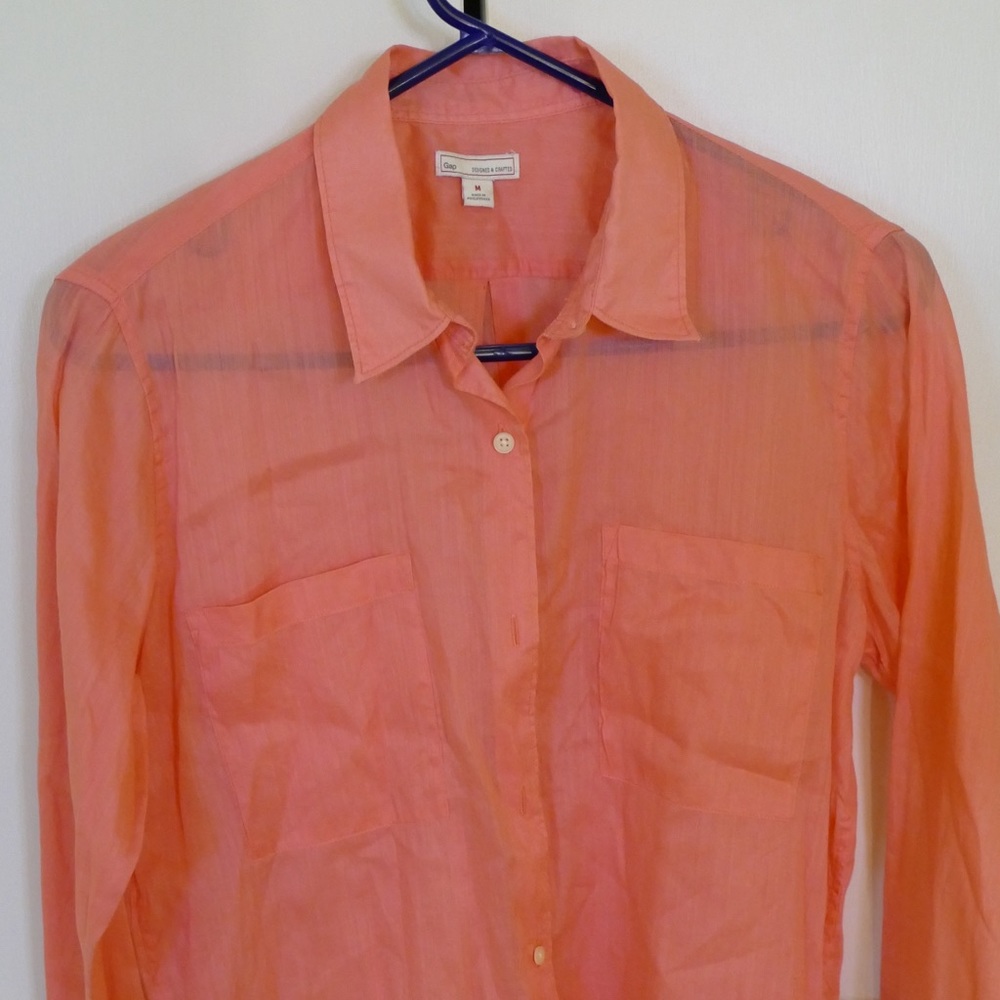 Ladies Gap shirt